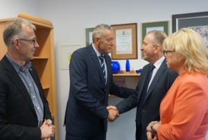 Grzeborz Schetyna odwiedza rodzinny.