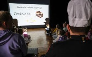 Mali Odkrywcy i fabryka czekolady! Słodkie warsztaty w „Strzesze” (8)