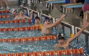 Mistrzostwa Polski Szkół Sportowych w Pływaniu 2025 – sportowe emocje w H2Ostróg (12)
