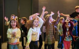 Szkoły i przedszkola w bajkowej przygodzie Jasia i Małgosi (8)