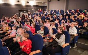 Szkoły i przedszkola w bajkowej przygodzie Jasia i Małgosi (9)