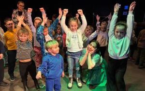 Szkoły i przedszkola w bajkowej przygodzie Jasia i Małgosi (15)