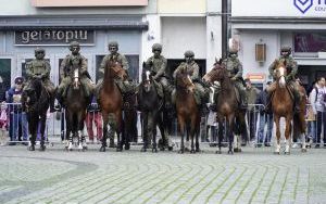 Uroczysta przysięga żołnierzy Wojsk Obrony Terytorialnej na raciborskim Rynku (8)