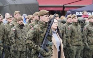 Uroczysta przysięga żołnierzy Wojsk Obrony Terytorialnej na raciborskim Rynku (5)