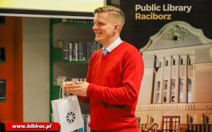 Konduktor Przemek zabrał czytelników biblioteki w kolejową podróż (10)