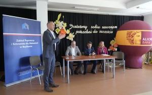 Podopieczni Zakładu Poprawczego i Schroniska dla Nieletnich wyróżnieni za pomoc powodzianom (13)