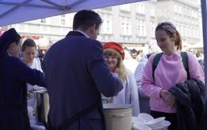 Śniadanie Wielkanocne na raciborskim rynku (14)