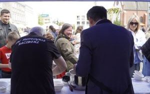 Śniadanie Wielkanocne na raciborskim rynku (8)