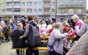 Śniadanie Wielkanocne na raciborskim rynku (3)