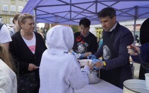Śniadanie Wielkanocne na raciborskim rynku (10)
