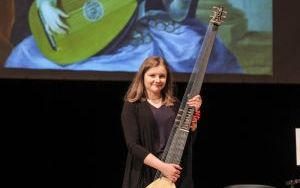  LUTNIA, TEORBA, gitara barokowa na koncertach umuzykalniających w RCK – czym różnią się od współczesnych gitar? (8)