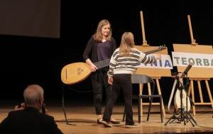  LUTNIA, TEORBA, gitara barokowa na koncertach umuzykalniających w RCK – czym różnią się od współczesnych gitar? (11)