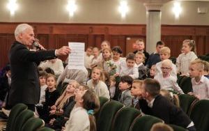  LUTNIA, TEORBA, gitara barokowa na koncertach umuzykalniających w RCK – czym różnią się od współczesnych gitar? (11)