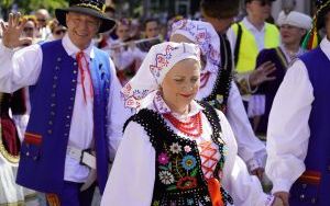 Barwny korowód przeszedł ulicami Raciborza (18)