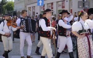 Barwny korowód przeszedł ulicami Raciborza (9)