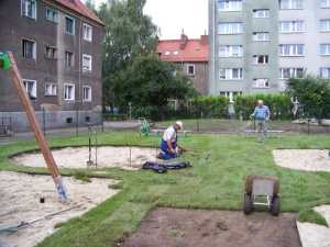 Plac zabaw dla dzieci (ul. Pomnikowa)