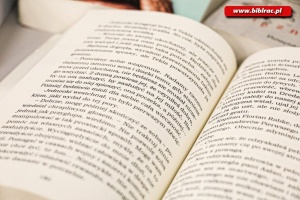 W bibliotece znajdziesz... audiobooki i DUŻE LITERY