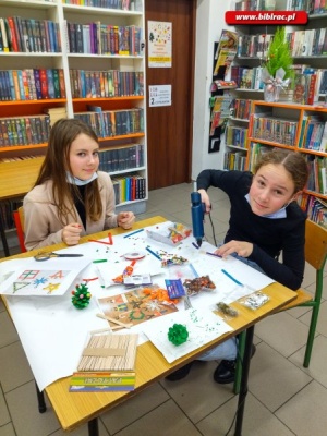 Świąteczne warsztaty dla dzieci w bibliotece w Markowicach