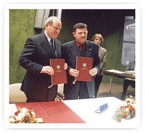 Paul Hebbel - mayor of Leverkusen; Adam Hajduk - mayor of Raciborz (2001-2002)